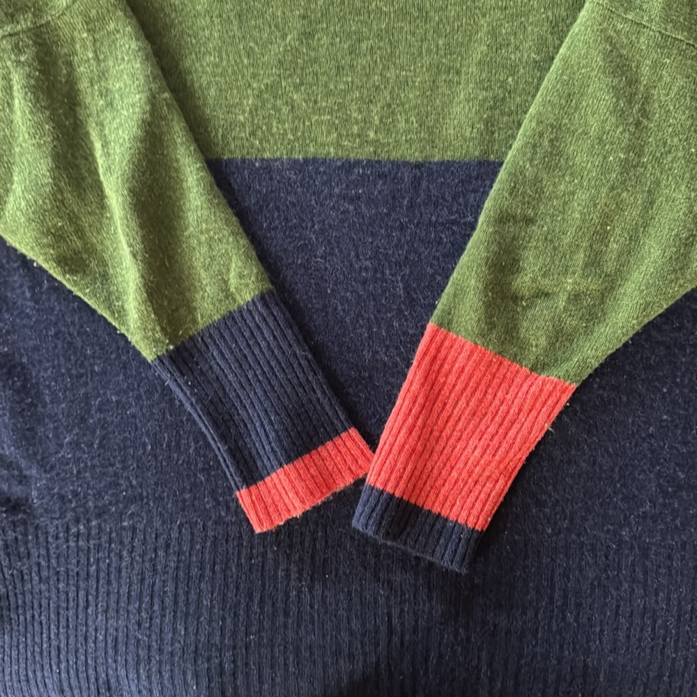 Brora 100% Women’s Cashmere Green and Navy Sweater, size M/L - Picture 3 of 12